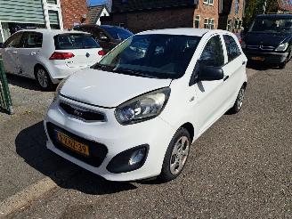 Kia Picanto 1.0i 2013/6