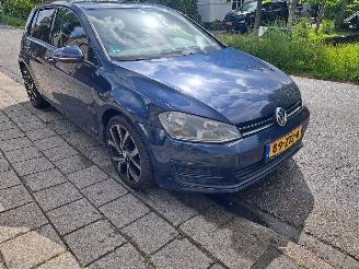  Volkswagen Golf 1.2 tsi trendline 2013/2
