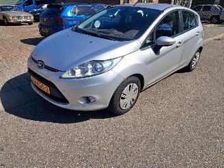 Vaurioauto  passenger cars Ford Fiesta 1.6 tdci titanium (km 93689 nap) 2012/5