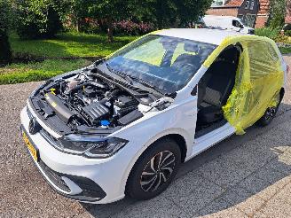 skadebil auto Volkswagen Polo 1.0i TSI live 2024/2