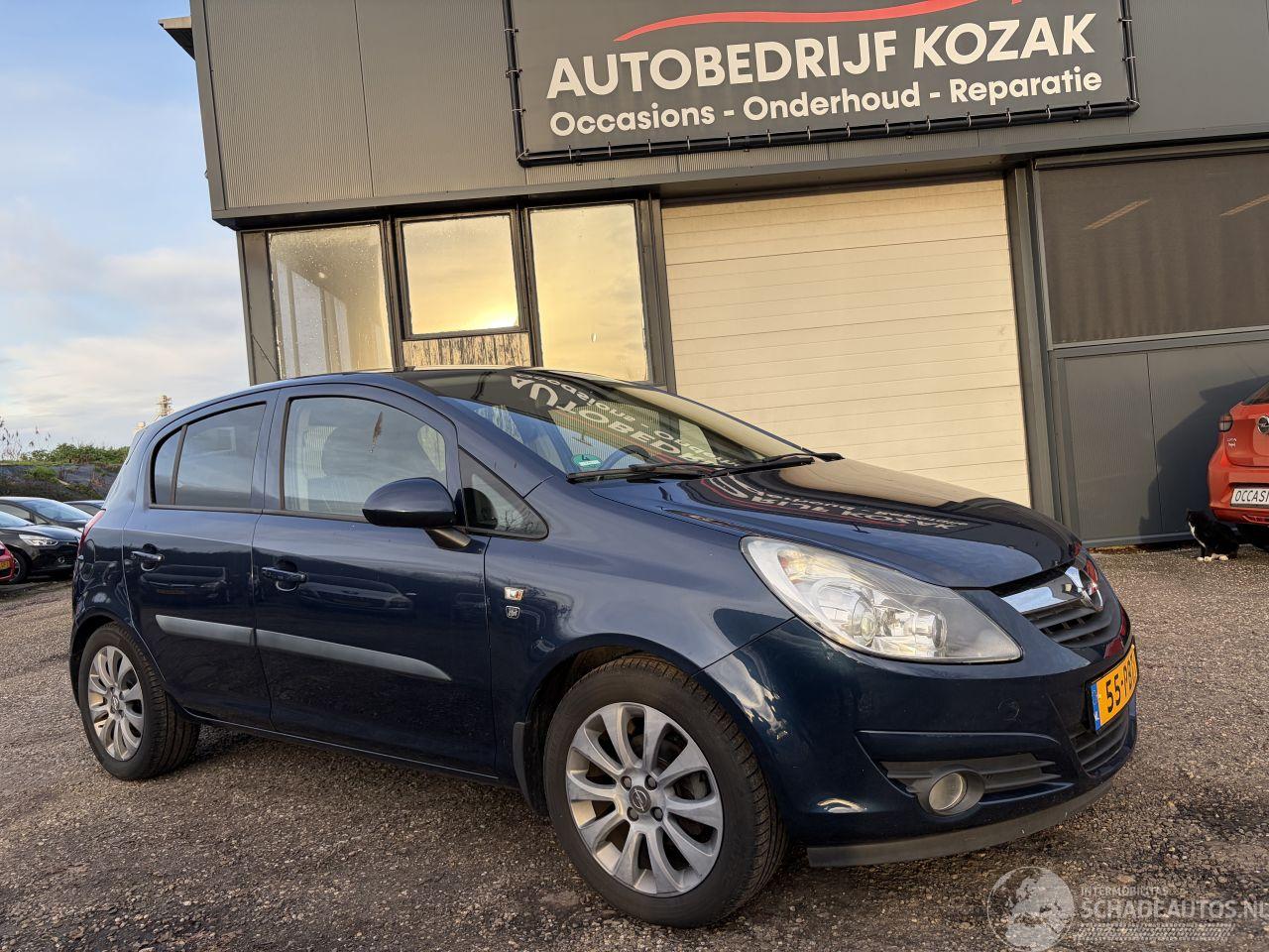 Opel Corsa 1.4-16V \'111\'Edition AIRCO NIEUWE APK