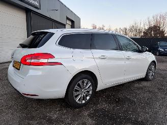 Peugeot 308 SW 1.2 PureTech Blue Lease Premium LEDER picture 4
