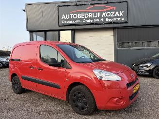 Tweedehands bestelwagen Peugeot Partner 1.6 e-HDI XR Profit Trekhaak NIEUWE APK 2015/2