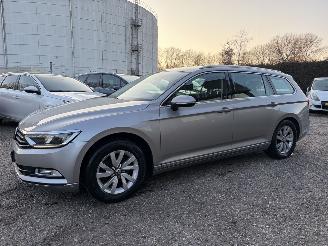 Volkswagen Passat Variant 1.6 TDI Connected Series NAVI picture 2
