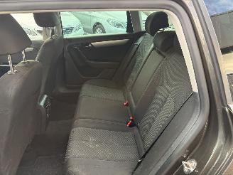 Volkswagen Passat 1.6 TDI BlueMotion Executive NAVI PDC CRUISE picture 11