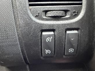 Renault Trafic 2.0 dCi 120 L1H1 Comfort AIRCO CRUISE picture 12