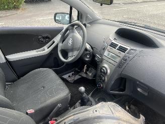 Toyota Yaris 1.0-12V picture 5