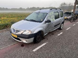 Dacia Logan 1.6 Combi picture 2