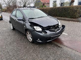 Vaurioauto  passenger cars Mazda 2 1.3-16V TS Plus 2009/2