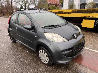 Sloopauto Peugeot 107 1.0-12V 2007/12