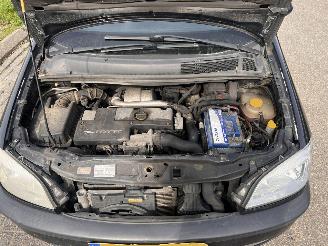 Opel Zafira -A 2.2 DTi picture 6
