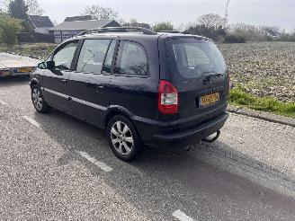 Opel Zafira -A 2.2 DTi picture 4