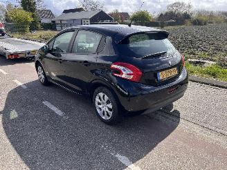 Peugeot 208 1.0 Access picture 4