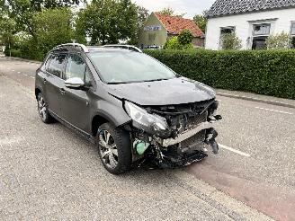 Salvage car Peugeot 2008 1.2-12V THP Puretech 2018/9
