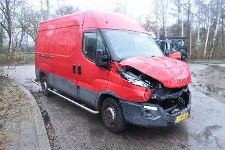 Vaurioauto  commercial vehicles Iveco Daily 35S12V 2.3 352 H3 L 2018/3