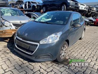 Coche siniestrado Peugeot 208 208 I (CA/CC/CK/CL), Hatchback, 2012 / 2019 1.0 Vti 12V PureTech 2015/10