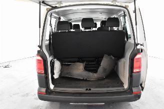 Volkswagen Transporter Kombi picture 19