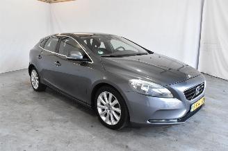 skadebil auto Volvo V-40 1.6 D2 Momentum 2013/4