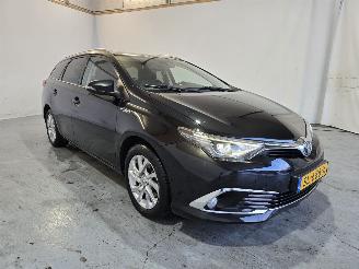 krockskadad bil auto Toyota Auris 1.8 Hybr. Executive 2018/5