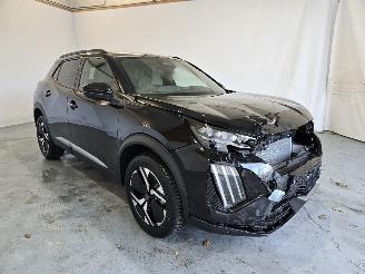 krockskadad bil auto Peugeot 2008 1.2 Hybrid 145 GT 2025/11