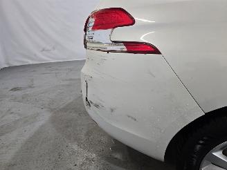 Peugeot 308 1.2 PureTech Blue Lease Executive picture 11