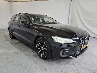 Schadeauto Volvo V-60 2.0 T6 Plug-in hybrid AWD Plus Dark 2025/1