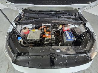 MG ZS EV Luxury 45 kWh picture 17