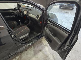 Peugeot 108 1.2 VTi Allure picture 19