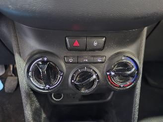 Peugeot 208 1.2 PureT. Blue Lion picture 31