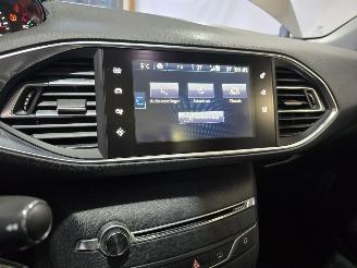 Peugeot 308 SW 1.6 BlueHDI Blue Lease Executive Pack picture 30