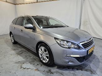 krockskadad bil auto Peugeot 308 SW 1.6 BlueHDI Blue Lease Executive Pack 2015/9