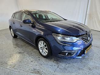 krockskadad bil auto Renault Mégane Estate 1.6 dCi Série Signature Exclusiv 2017/1