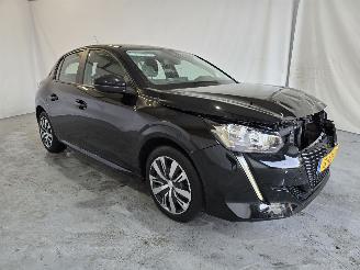 Schadeauto Peugeot 208 1.2 PT 2023/4