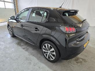 Peugeot 208 1.2 PT picture 5