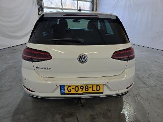 Volkswagen Golf E-Golf picture 6