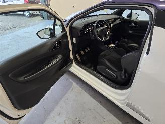 Citroën DS3 1.2 VTi So Chic picture 18