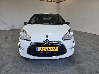 Citroën DS3 1.2 VTi So Chic picture 2