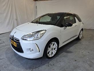 Citroën DS3 1.2 VTi So Chic picture 3