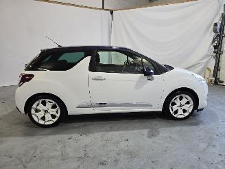 Citroën DS3 1.2 VTi So Chic picture 8