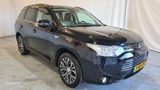 skadebil auto Mitsubishi Outlander 2.0 PHEV Instyle 2013/11