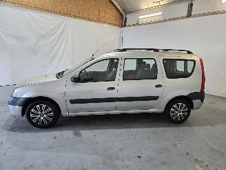 Dacia Logan 1.6 Lauréate picture 4