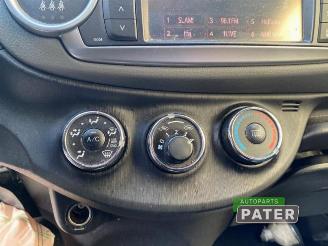 Toyota Yaris Yaris III (P13), Hatchback, 2010 / 2020 1.33 16V Dual VVT-I picture 13