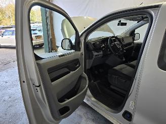 Peugeot Expert TRAVELLER 1.6 BlueHDi Bus Long picture 21