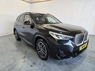 krockskadad bil auto BMW iX1 eDrive20 67 kWh M Sport Edition 2025/8