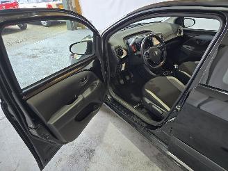 Toyota Aygo 1.0 VVT-i x-cite picture 24