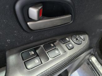 Kia Carens 2.0 CVVT X-clusive 7p. picture 21