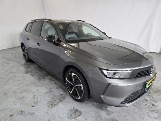 Damaged car Opel Astra SPORTS TOURER 1.6 T. PHEV Edition 2025/5