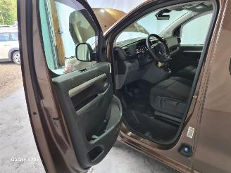 Peugeot Expert 2.0 HDI DC Blue Premium picture 26