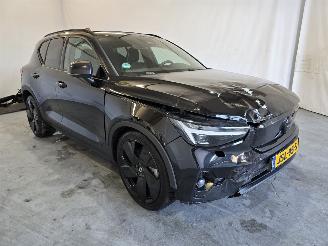 uszkodzony samochody osobowe Volvo EX40 Twin Motor Ultra Black Edition 82 kWh 2025/12