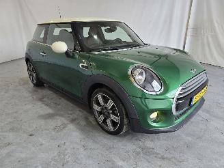 krockskadad bil auto Mini Cooper 1.5 Cooper Chili 2019/11